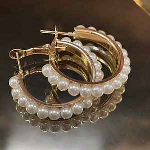 *LAST ONE* Pearl Hoop Earrings 1 inch